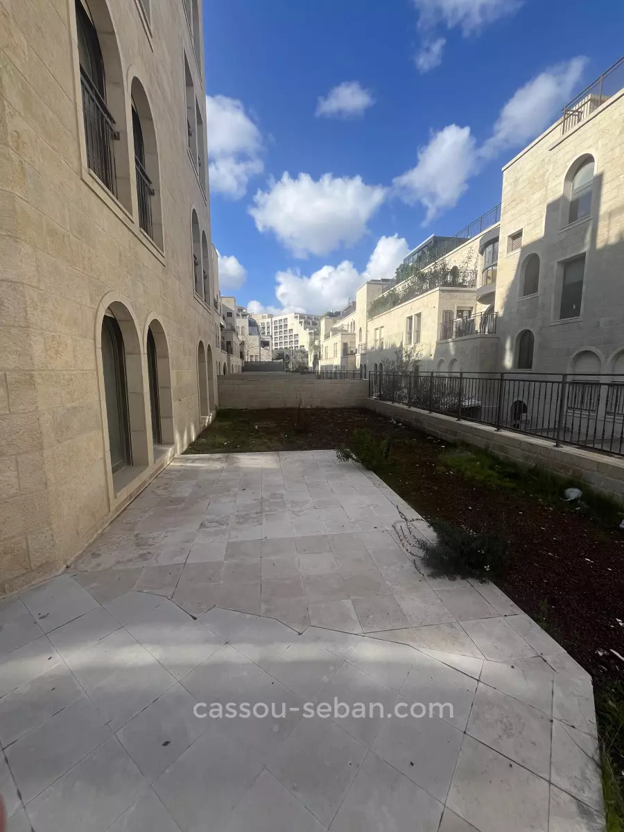 Rez de jardin 5 pièces  Jerusalem Mamila 144-IBL-634