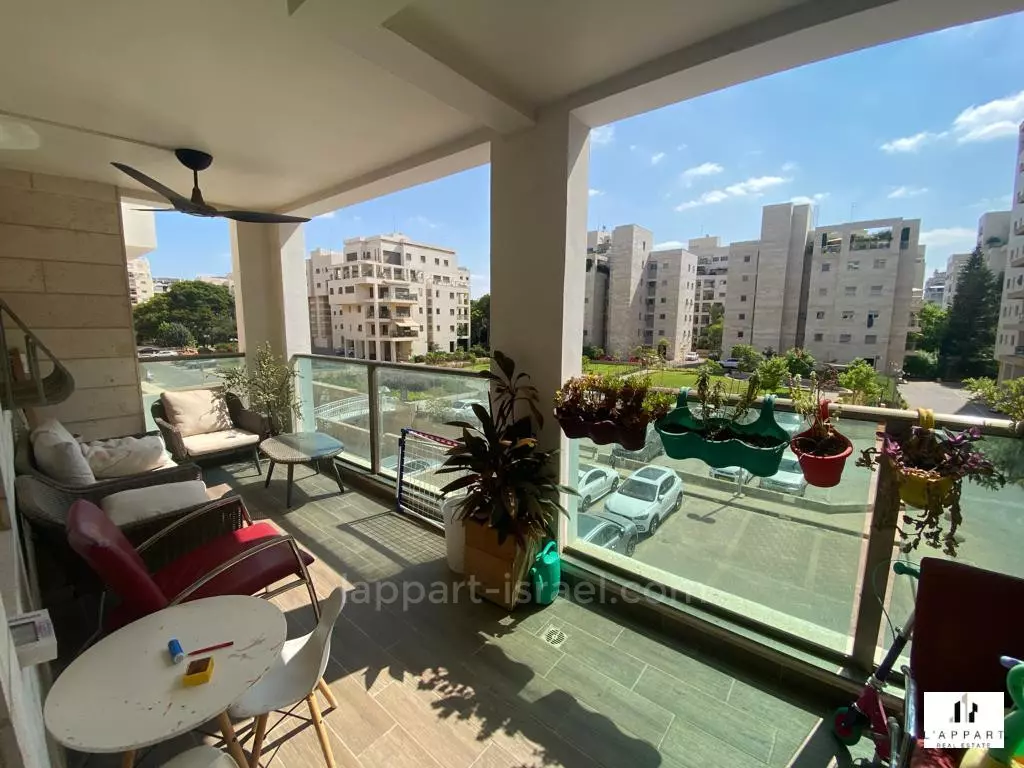 Apartment 4.5 rooms Tel Aviv Ramat Aviv 175-IBL-3242