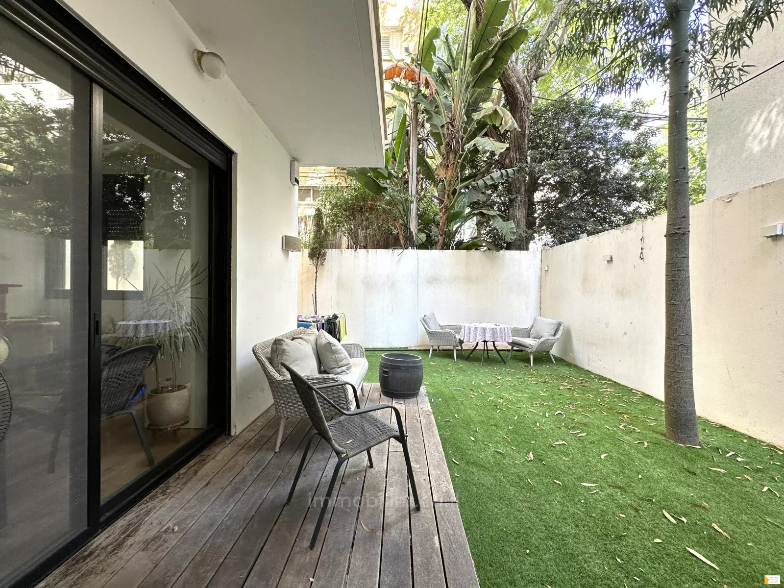 Ground floor 4 rooms Tel Aviv Lev Tel-Aviv 232-IBL-3820