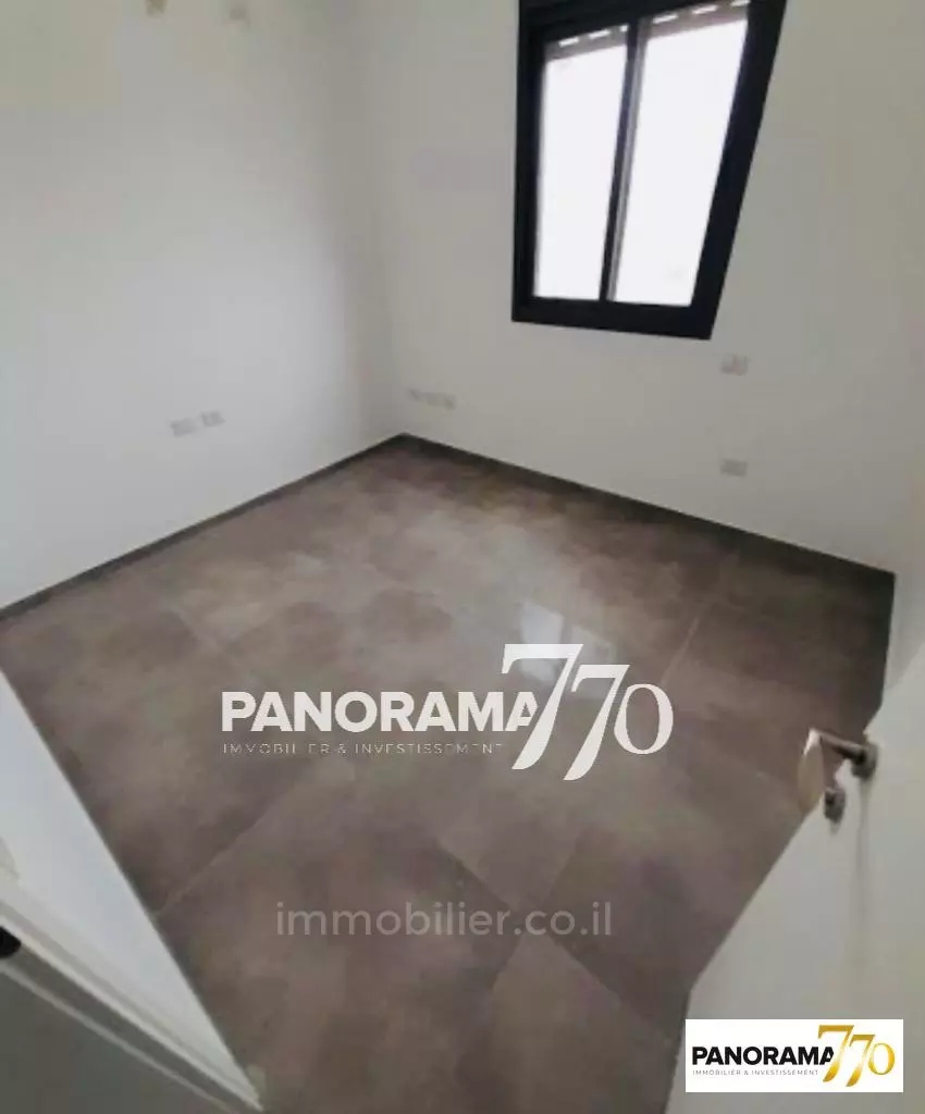 Appartement 5 pièces  Netivot Maarav 233-IBL-1380