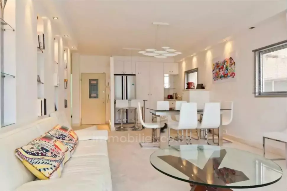 Appartement 4 pièces  Tel Aviv 1ere ligne mer 291-IBL-644