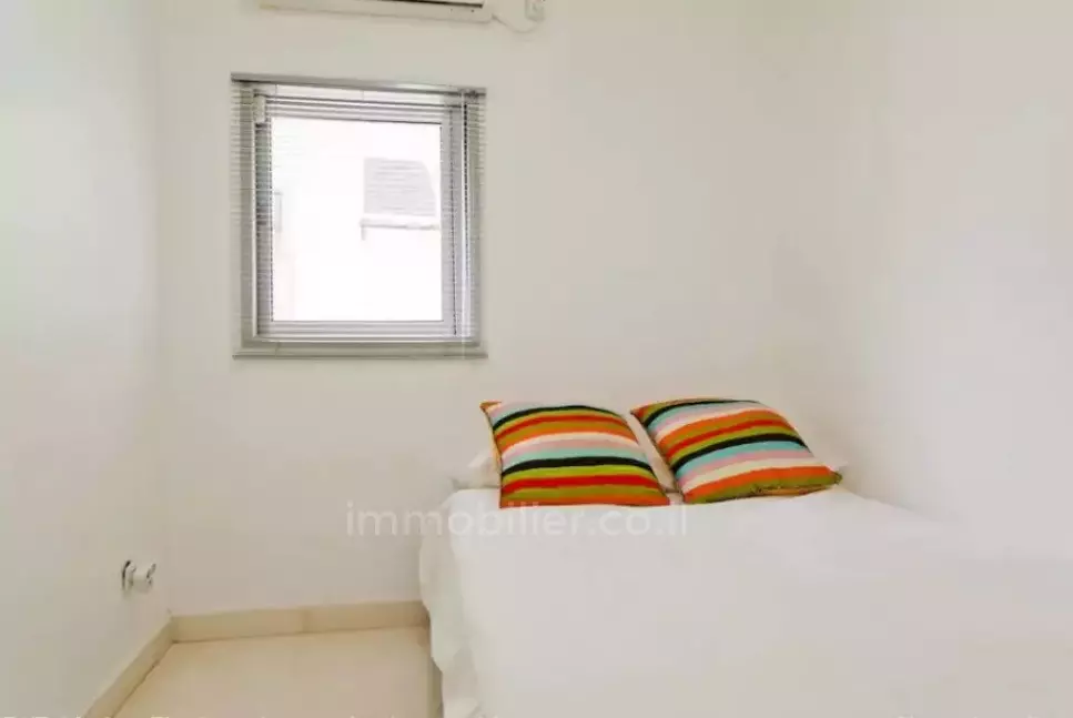 Appartement 4 pièces  Tel Aviv 1ere ligne mer 291-IBL-644