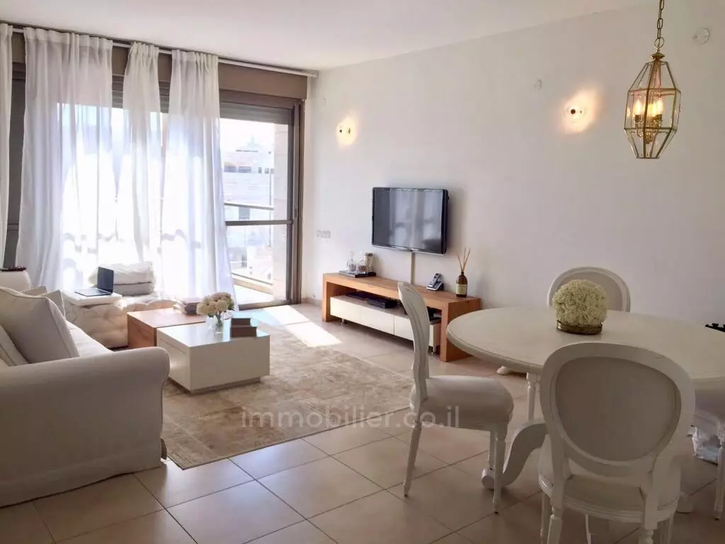 Apartment 3 rooms Tel Aviv Ramat Aviv 291-IBL-660