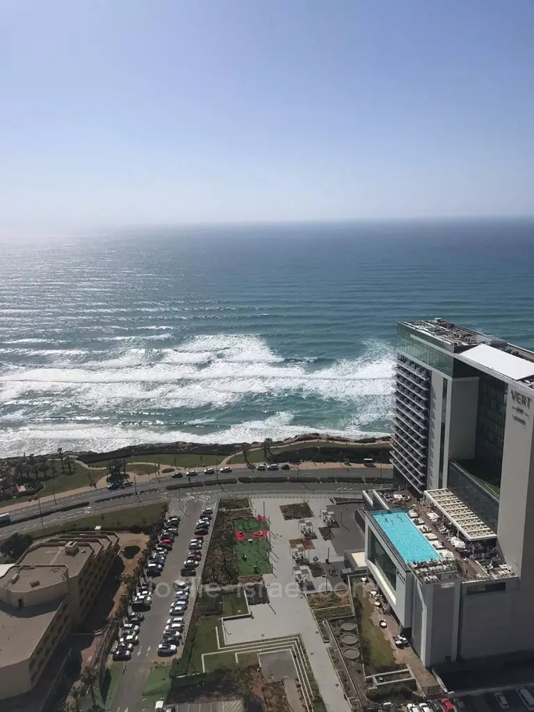 Penthouse 6 pièces  Netanya Nat600 316-IBL-1437