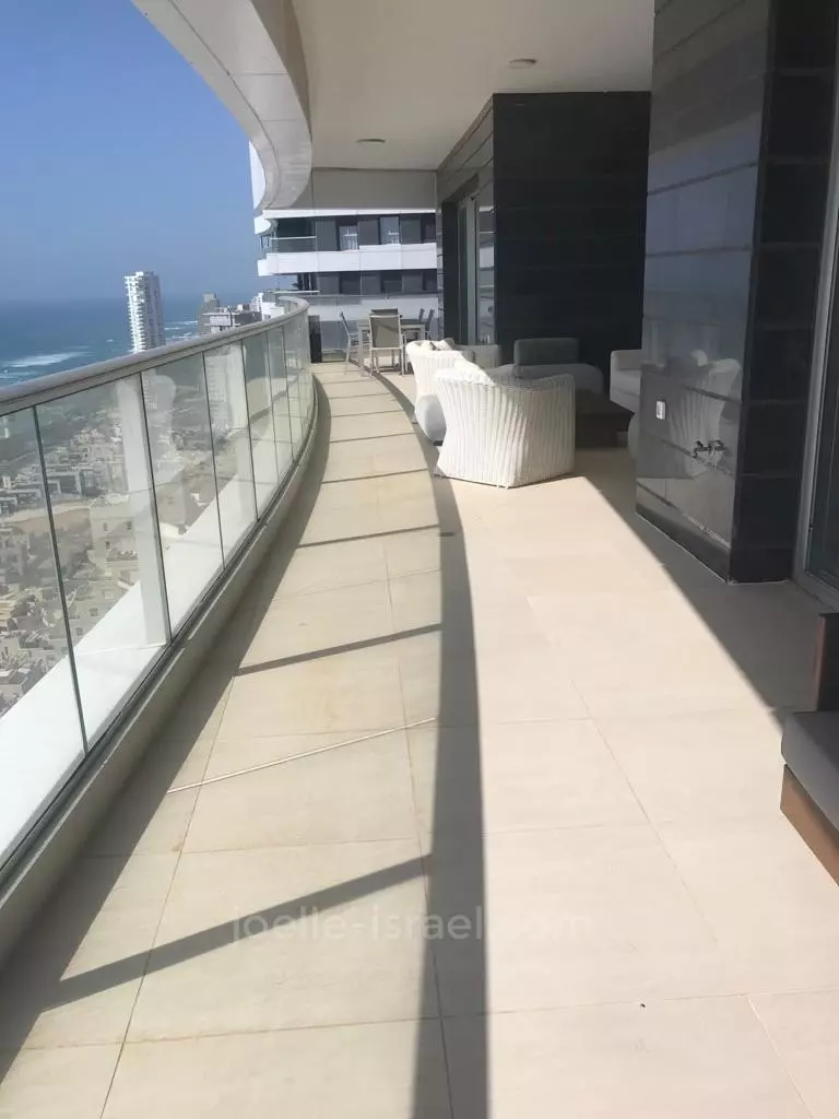 Penthouse 6 pièces  Netanya Nat600 316-IBL-1437