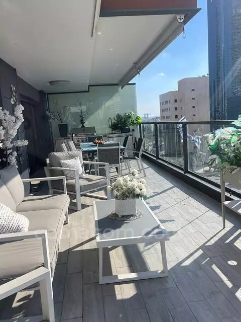 Apartment 4 rooms Tel Aviv Sarona 342-IBL-6528