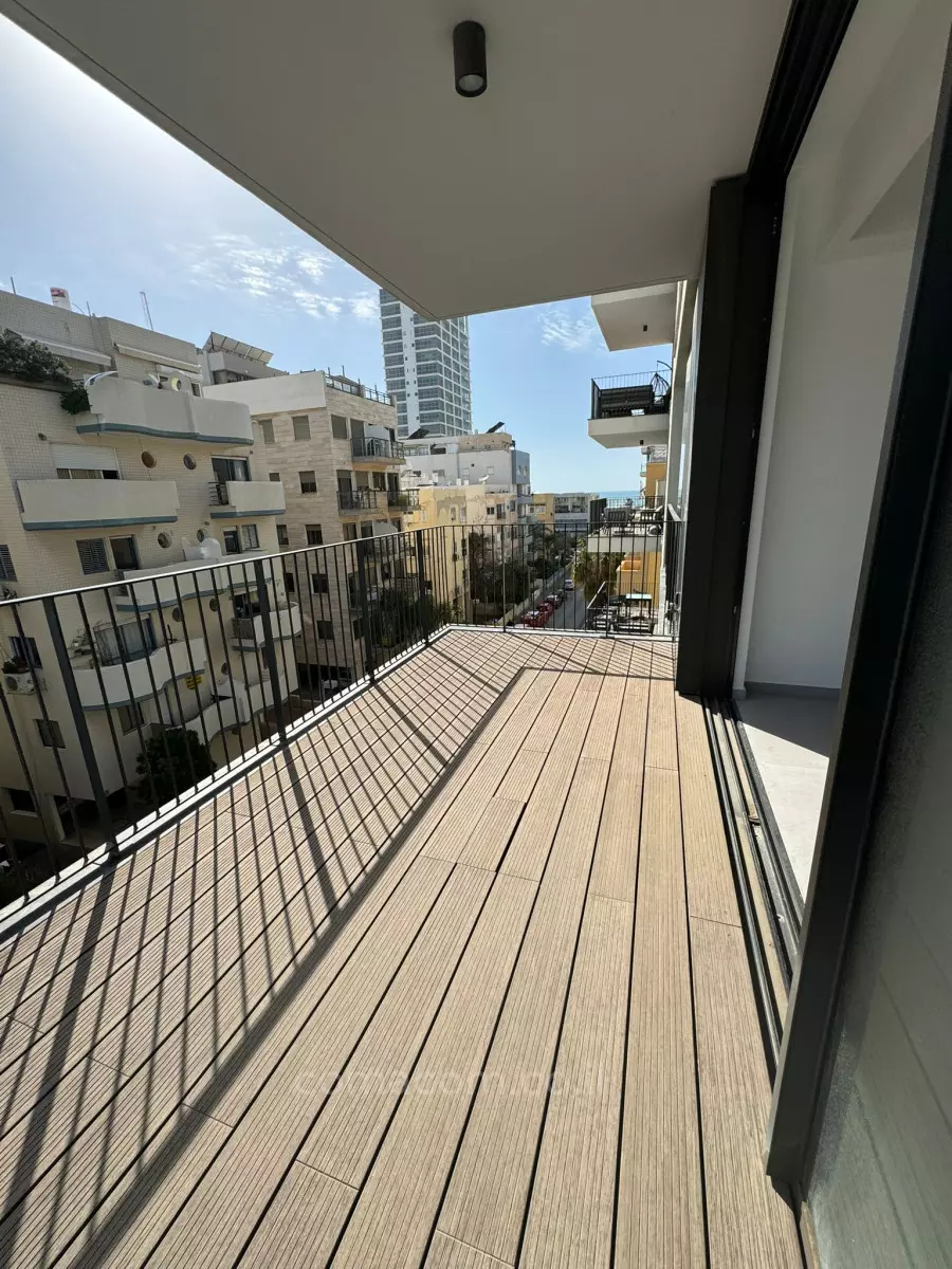 Appartement 4 pièces  Tel Aviv quart de la mer 342-IBL-6595