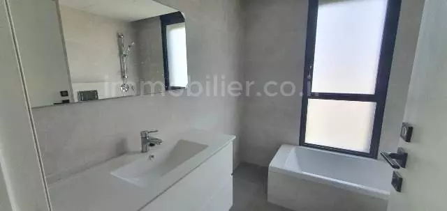 Duplex-Penthouse 5 pièces  Tel Aviv Centre Ville 342-IBL-6728