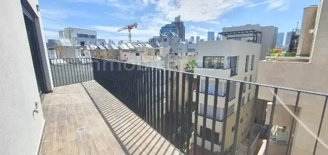 Duplex-Penthouse 5 pièces  Tel Aviv Centre Ville 342-IBL-6728