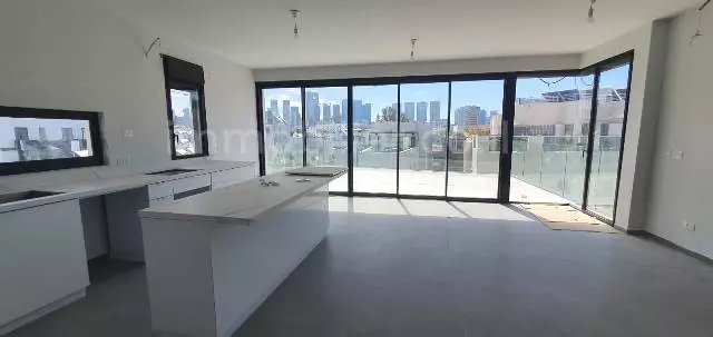 Duplex-Penthouse 5 pièces  Tel Aviv Centre Ville 342-IBL-6728