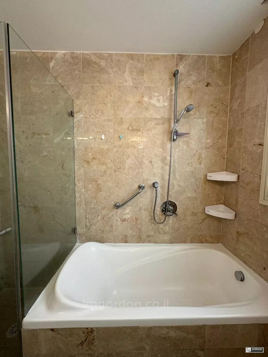 Appartement 3 pièces  Tel Aviv 1ere ligne mer 357-IBL-1518