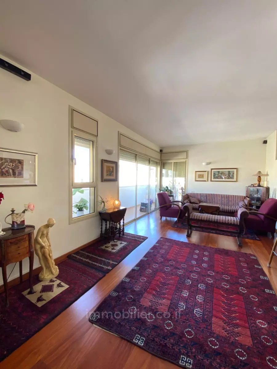 Mini-Penthouse 3.5 pièces  Tel Aviv Lev Tel-Aviv 457-IBL-1185