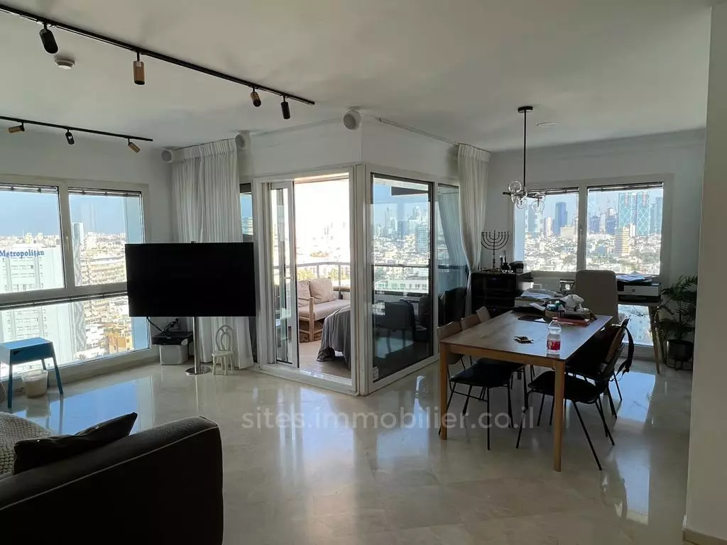 Appartement 3 pièces  Tel Aviv 1ere ligne mer 457-IBL-1256