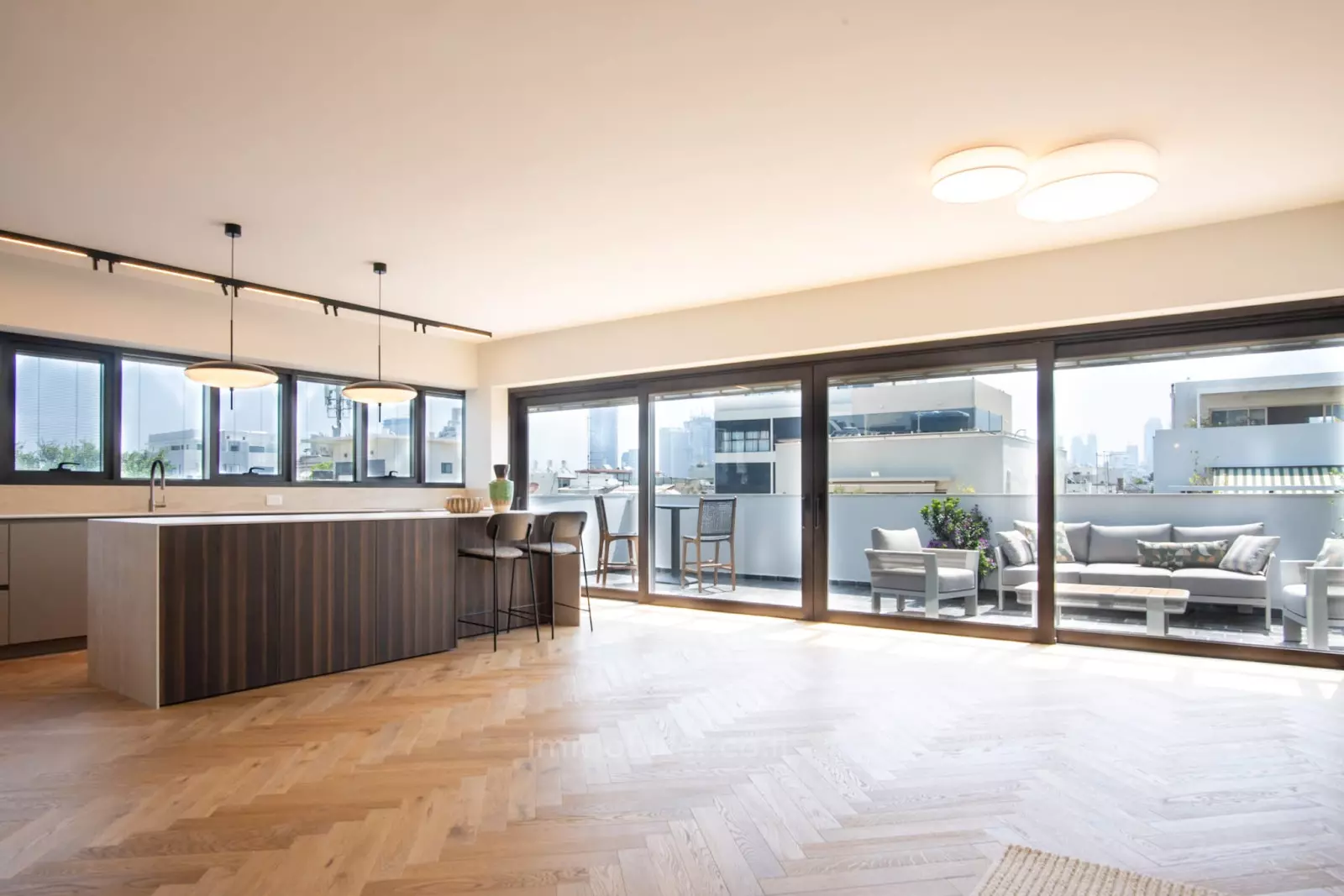 Penthouse 4 pièces  Tel Aviv Centre Ville 457-IBL-1362