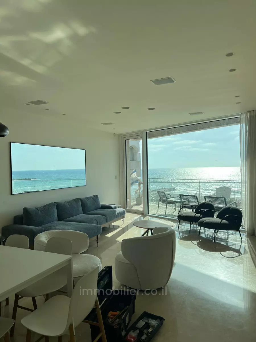 Appartement 3 pièces  Tel Aviv 1ere ligne mer 457-IBL-1440