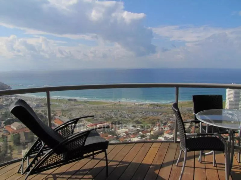 Mini-Penthouse 4 pièces  Tel Aviv Neve Tsedek 457-IBL-895