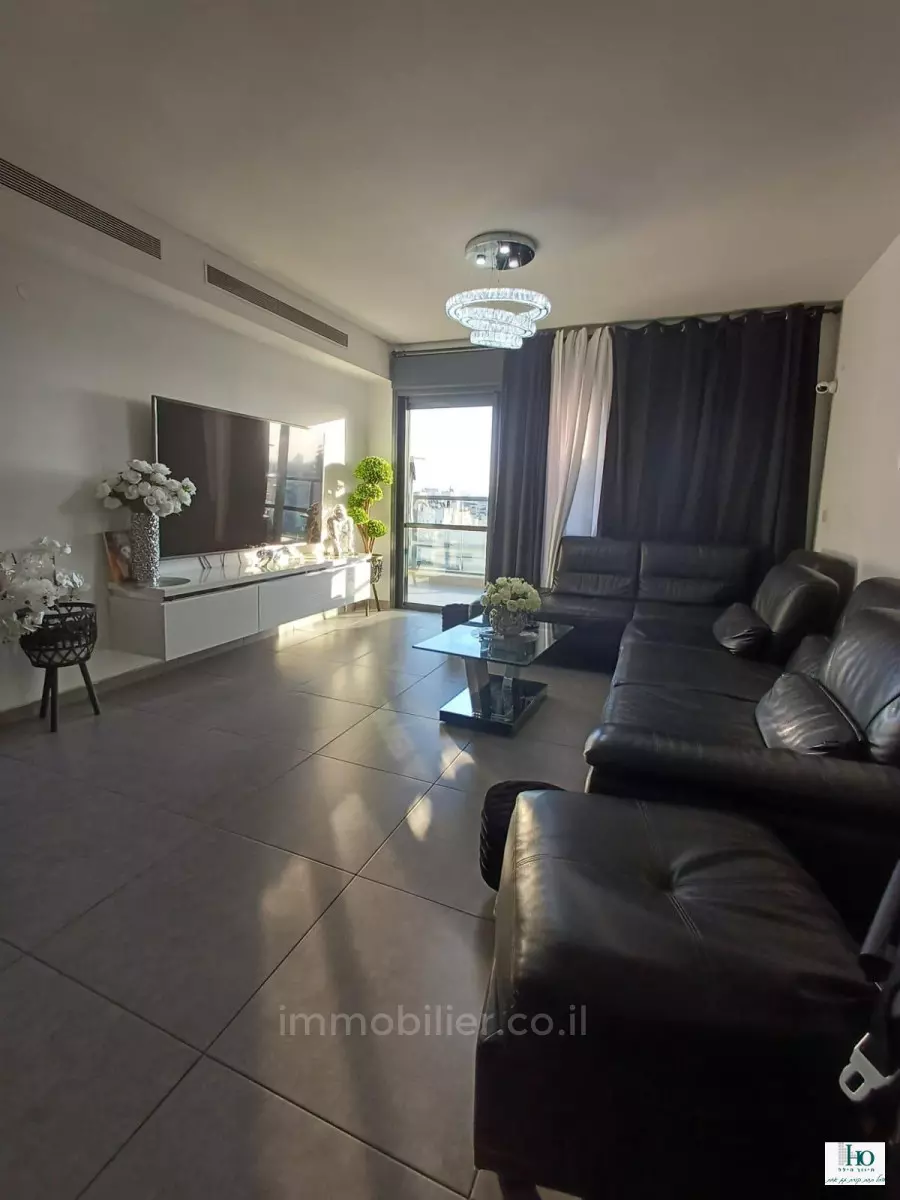 Appartement 4 pièces  Tel Aviv 1ere ligne mer 529-IBL-75