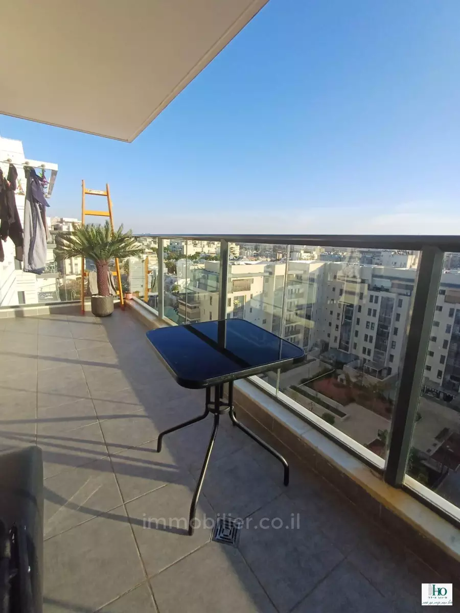 Appartement 4 pièces  Tel Aviv 1ere ligne mer 529-IBL-75